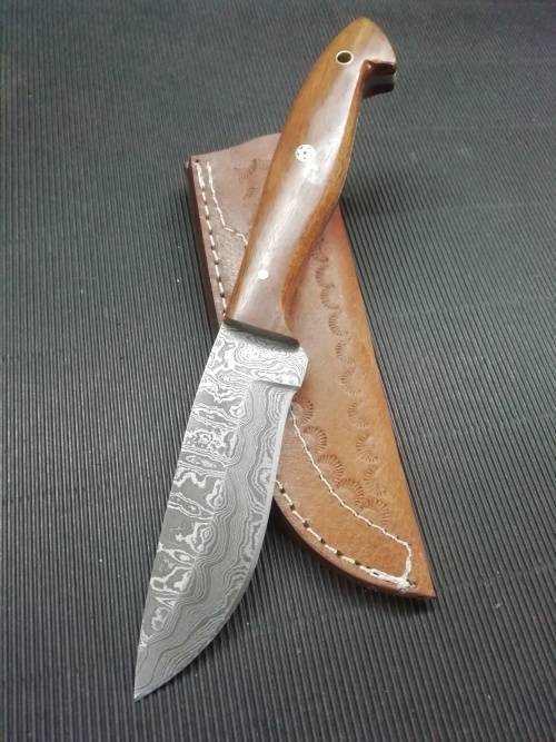 HANDMADE DAMASCUS STEEL HUNTING KNIFE !!!