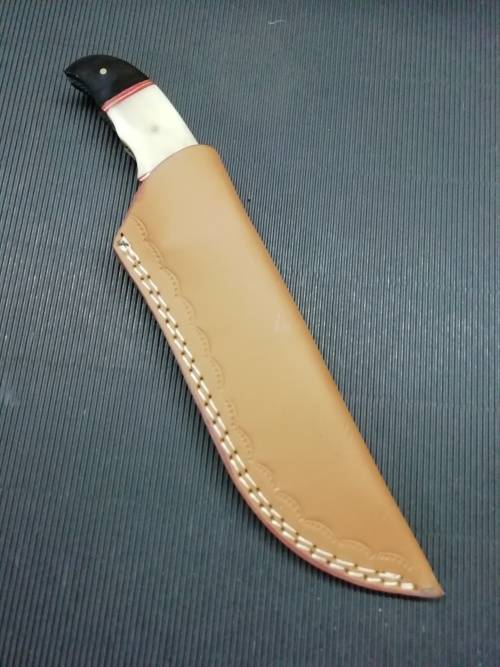 HANDMADE DAMASCUS STEEL HUNTING KNIFE !!!