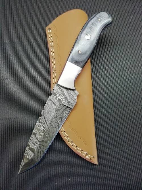 HANDMADE DAMASCUS STEEL HUNTING KNIFE !!!