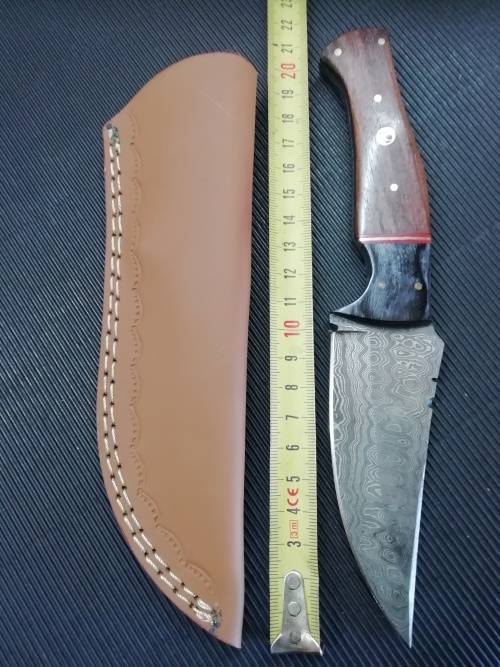 HANDMADE DAMASCUS STEEL HUNTING KNIFE !!!