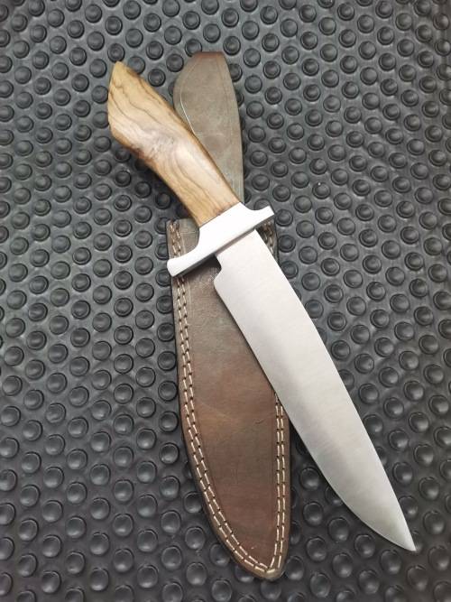 HANDMADE STAINLESS STEEL HUNTING KNIFE