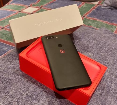 Oneplus 5T 128Gb Storage & 8Gb RAM