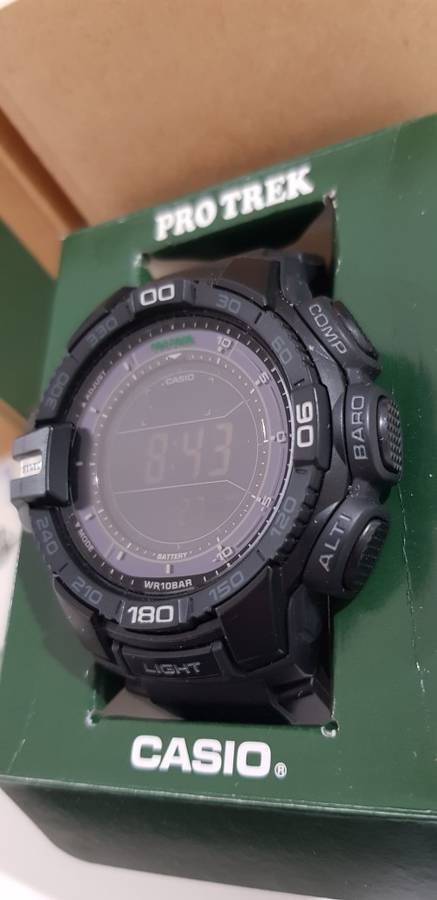 CASIO PROTREK TRIPLE SENSOR MEN`S WATCH WITH FULL BOXES AND PAPERS