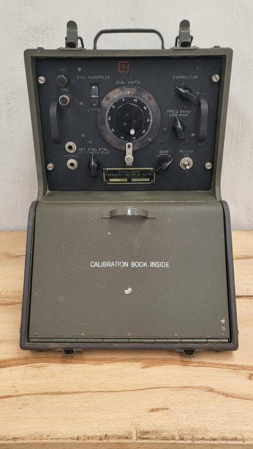 US Army Signal Corps Frequency Meter BC-221-AH