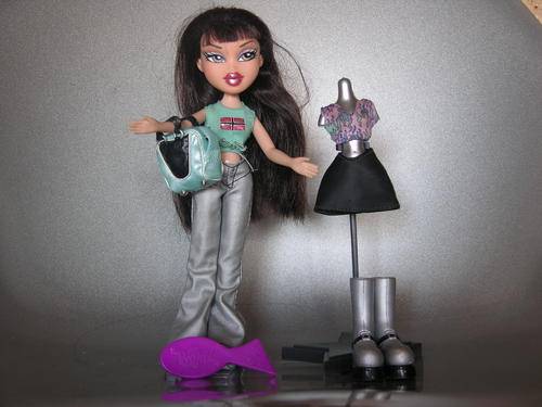 Bratz Jade Like new with extra clothes and suitcase from England