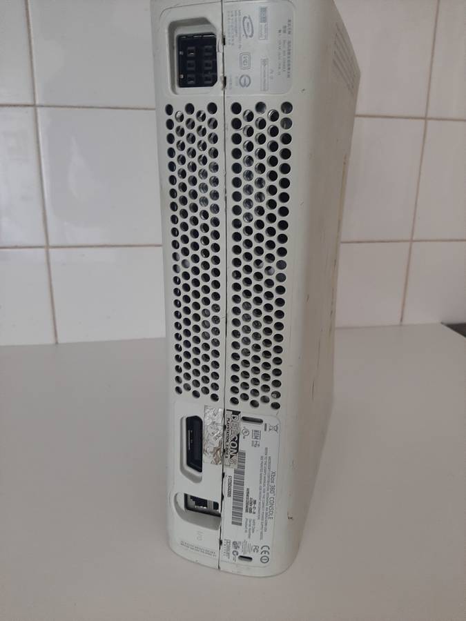 XBOX 360 not working ( Three red rings )