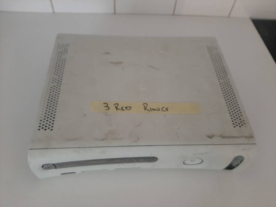 XBOX 360 not working ( Three red rings )