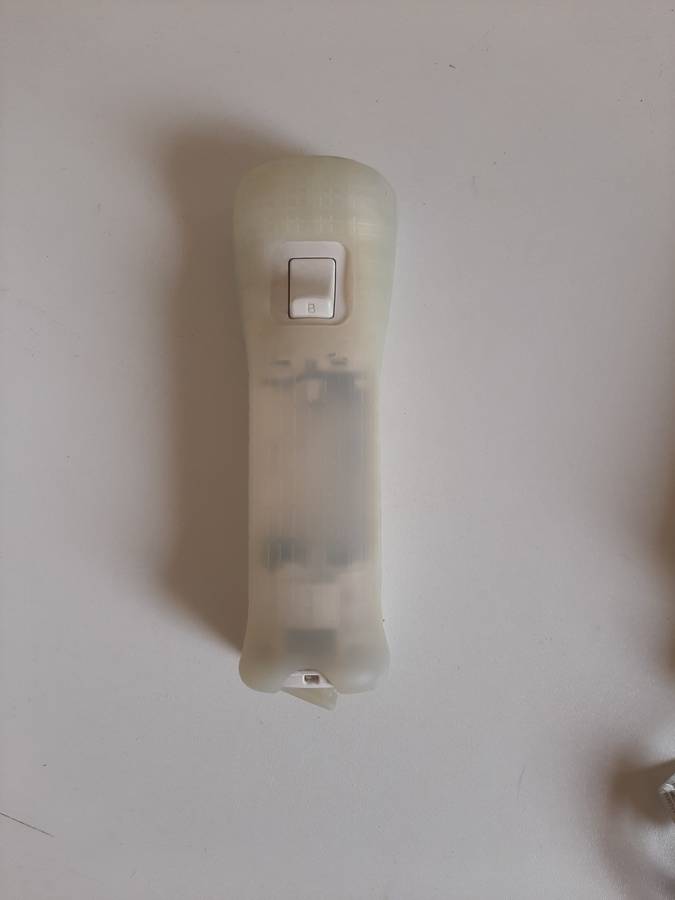 Nintendo Wii + 2X WII controller + 1 Nunchuk + NEW Video cable + NEW Power supply + Sensor Bar