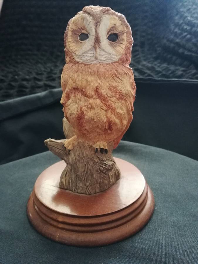 Beautiful resin owl The Leonardo Collection Nature Studies. 1991