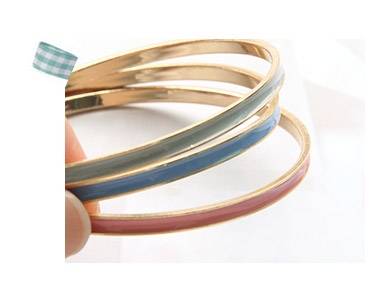 ***True Grace Accessories*** Enamel Gold Tone Simple Fashion Bangle (White)