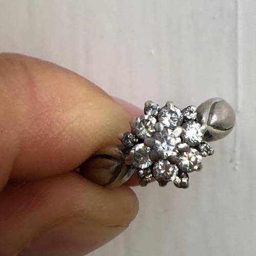 Lovely Vintage Silver Ring With CZ Stones
