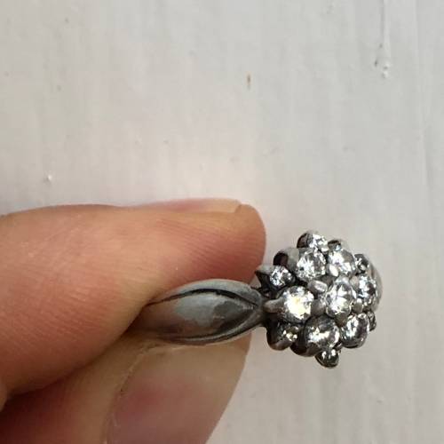 Lovely Vintage Silver Ring With CZ Stones