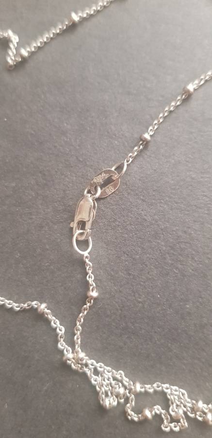 9K WHITE GOLD NECKLACE & PENDANT SET WITH DIAMONDS