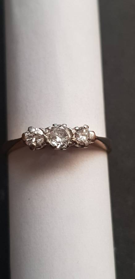 18K GOLD & PLATINUM RING SET WITH 3 DIAMONDS