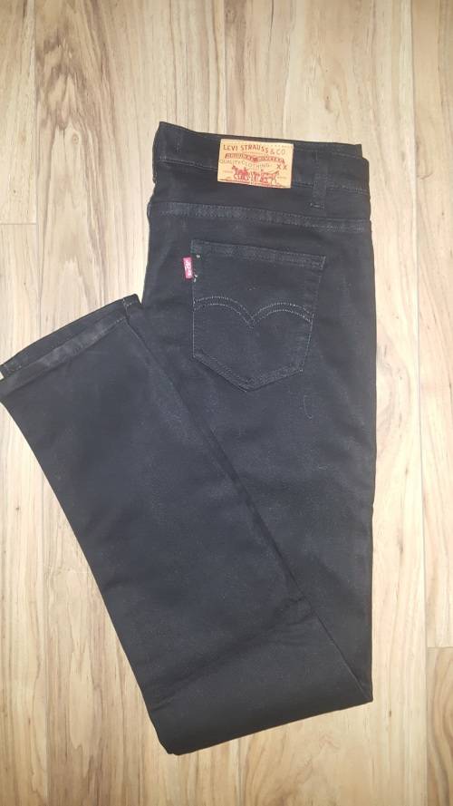 Levi - Womens Skinny Jeans - W38 - Brand New