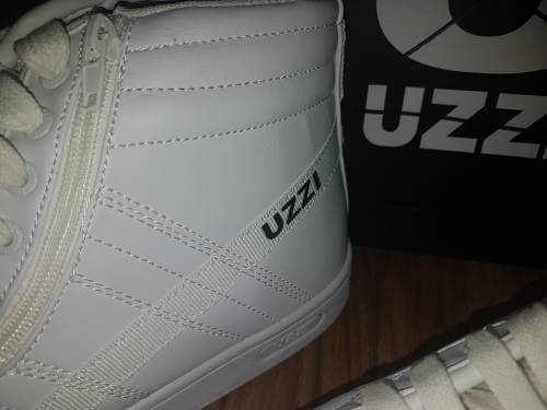 ORIGINAL UZZI Shoes - SA Size 10 - Colour : White - 5853367 - Brand New Boxed