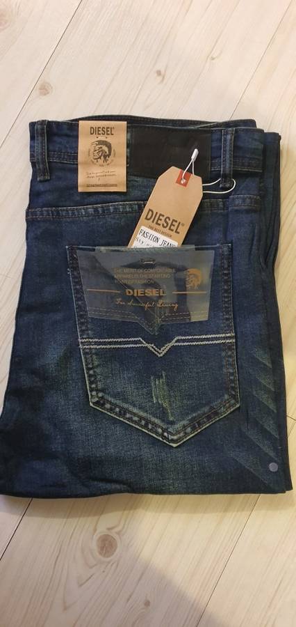 DIESL SKINNY JEANS - DS7008# - Mens Jeans - SIZE 34 - Brand New