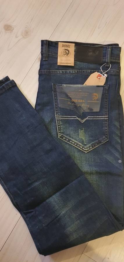 DIESL SKINNY JEANS - DS7008# - Mens Jeans - SIZE 34 - Brand New