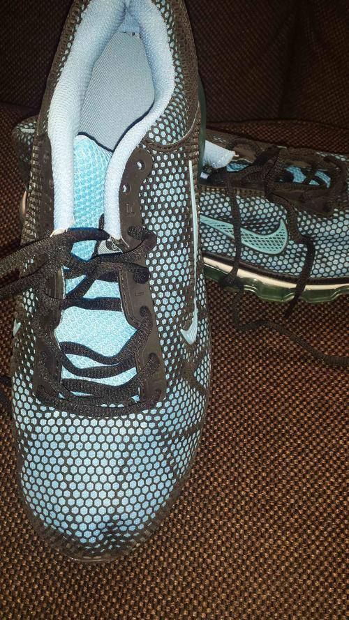 Nike Air Max Mens Shoes UK 9 - Brand New