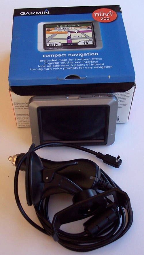 GARMIN NUVI 200 GPS-LIKE NEW-ONLY USED 3 TIMES-IN BOX WITH ALL ACCESSORIES