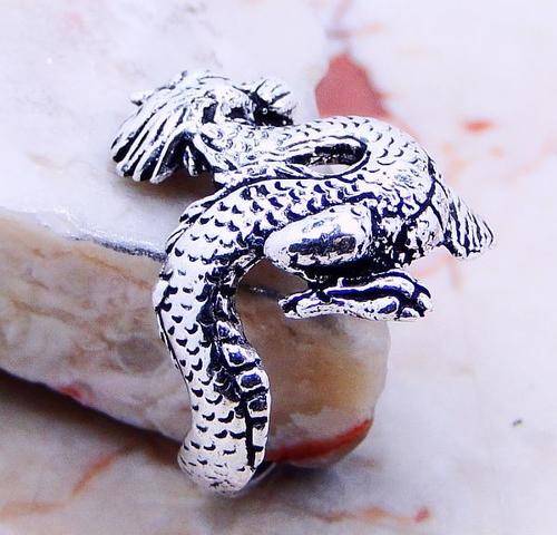 AMAZING .925 SILVER RING US Size 6 ; (Z12429)