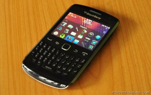 BLACKBERRY 9360 WITH CHARGER IN GOOD CONDITION