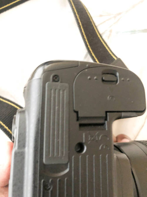 Nikon D7000 with 55-200mm lens (Pro digital camera)