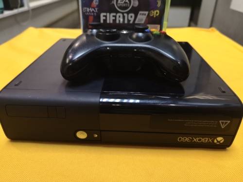 XBOX 360 CONSOLE