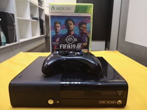 XBOX 360 CONSOLE