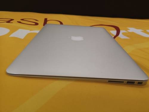APPLE MACBOOK AIR 2017| INTEL CORE i5| 128GB STORAGE| 8GB RAM