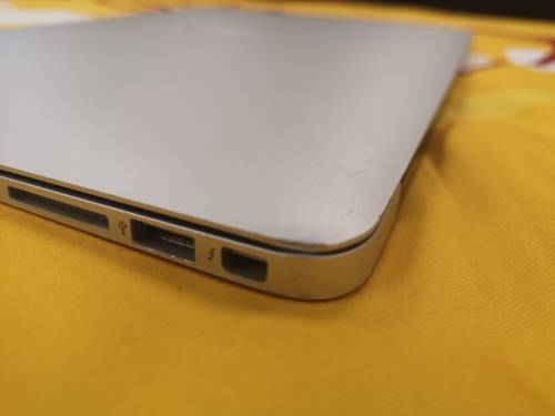 APPLE MACBOOK AIR 2017| INTEL CORE i5| 128GB STORAGE| 8GB RAM