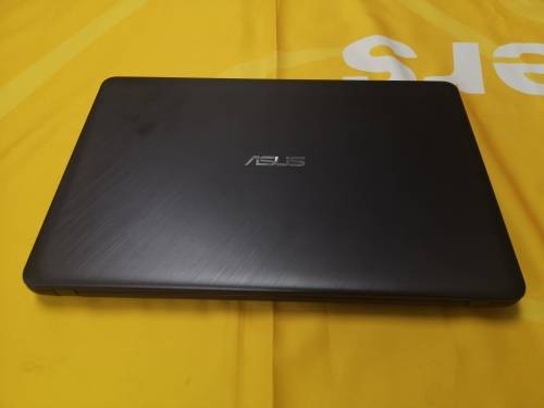 ASUS X540 4GB RAM 500GB STORAGE WINDOWS 10