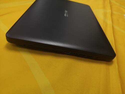 ASUS X540 4GB RAM 500GB STORAGE WINDOWS 10