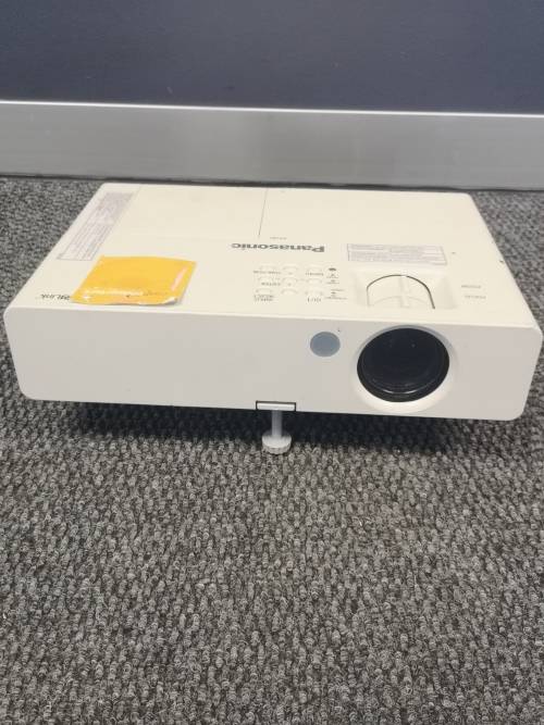 PANASONIC PT-LB1 PROJECTOR