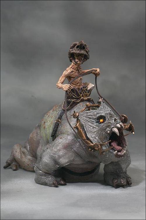 MCFARLANES MONSTERS SERIES II TWISTED LAND OF OZ TOTO