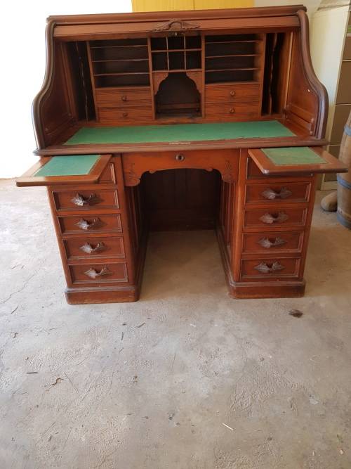 Magnificent Roll top desk