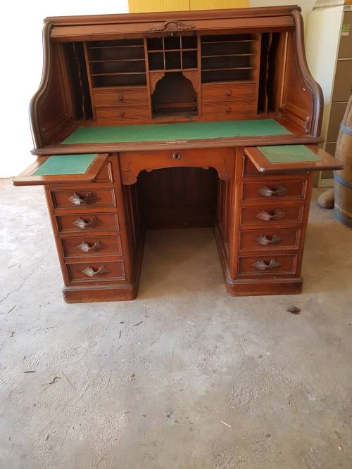 Magnificent Roll top desk