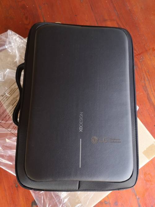 Anti theft laptop bag / backpack