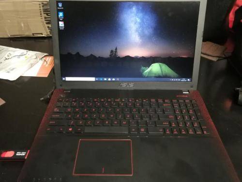 **** ASUS FX550J *** i5 4200 2.8GHz**** 500GB SSD *** 8GB RAM
