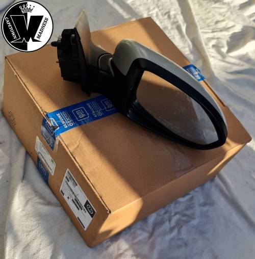 Chevrolet Cruize RH mirror