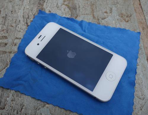 Apple iPhone 4S (White/16GB)