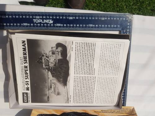 Sherman Tank Model Kit scale 1/35