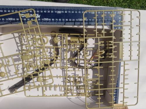Sherman Tank Model Kit scale 1/35