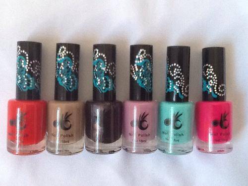 Set of six nails polish