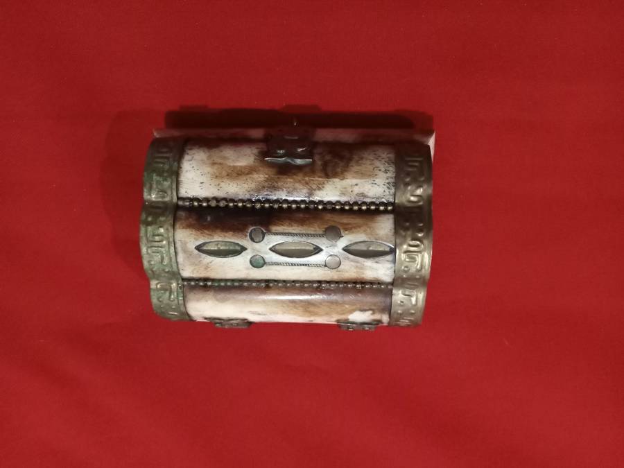 Vintage jewellery and Jewellery box