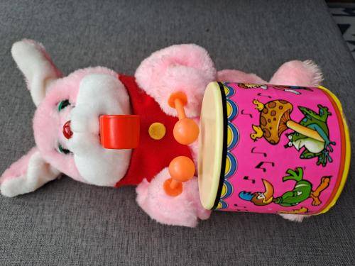 ** CRAZY R1 START ** NO RESERVE ** 1980`S BATTERY OPERATED BUNNY (UNTESTED) - MINT IN BOX **