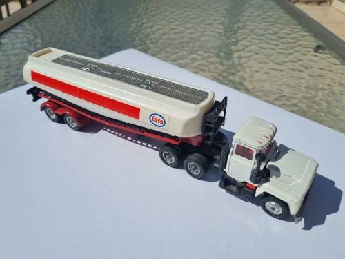 Corgi 1152 Mack Truck `Esso`