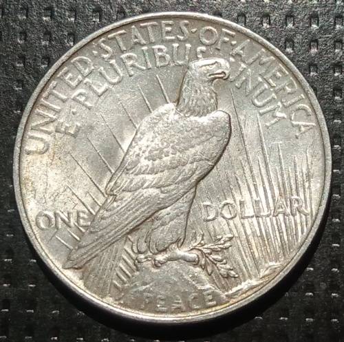 1922 USA Silver Peace Dollar - excellent condition