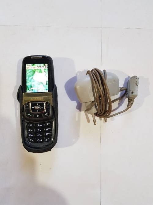 Samsung SGH-D600E Cellphone