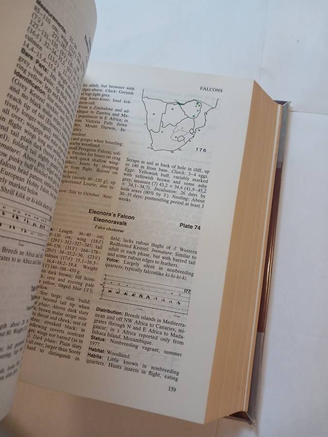 Robert`s Birds of Southern Africa by Gordon Lindsay Maclean